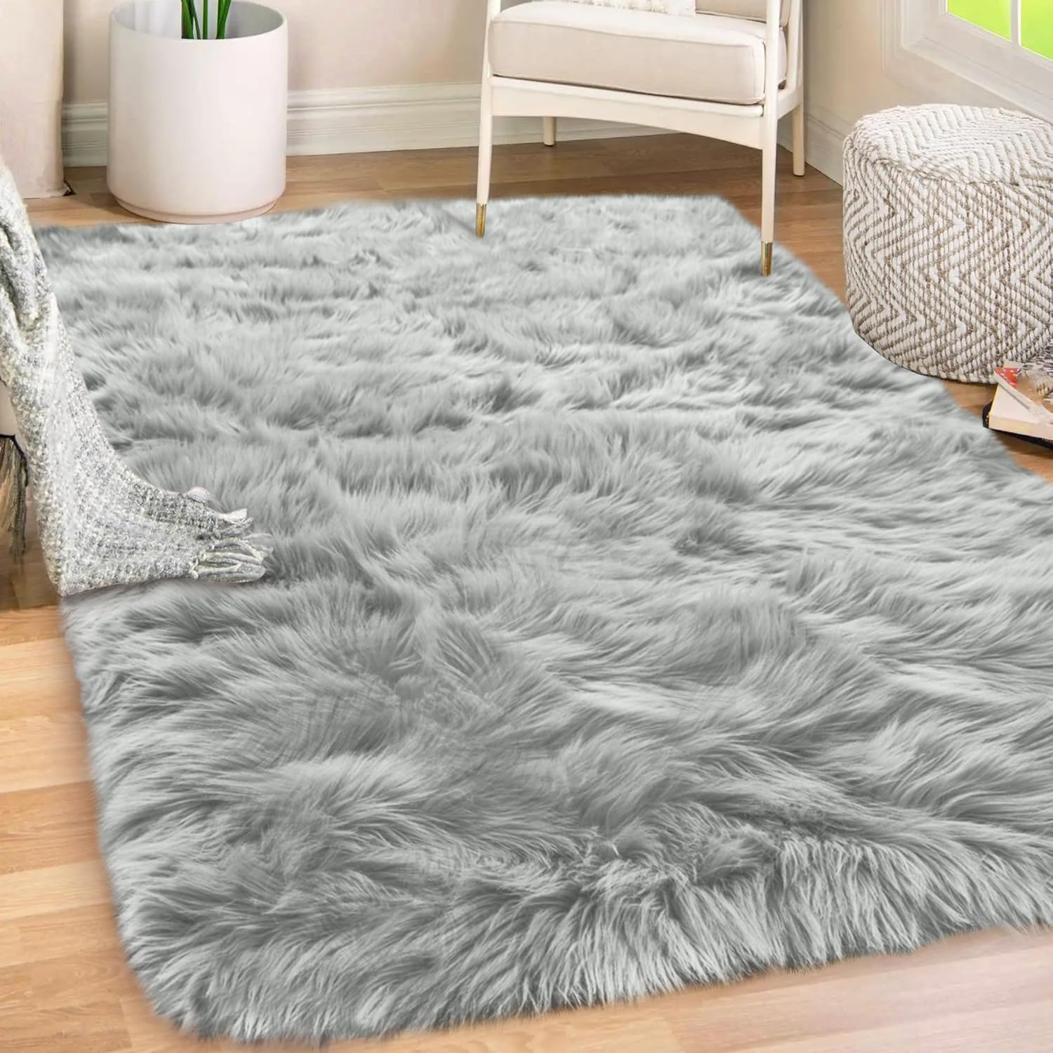 Gorilla Grip Fluffy Faux Fur Rug, 4x6, Machine Washable Soft Furry Area Rugs, Rubber Backing, Plush Floor Carpets for Baby Nursery, Bedroom, Living Room Shag Carpet, Luxury Home Decor, Light Gray