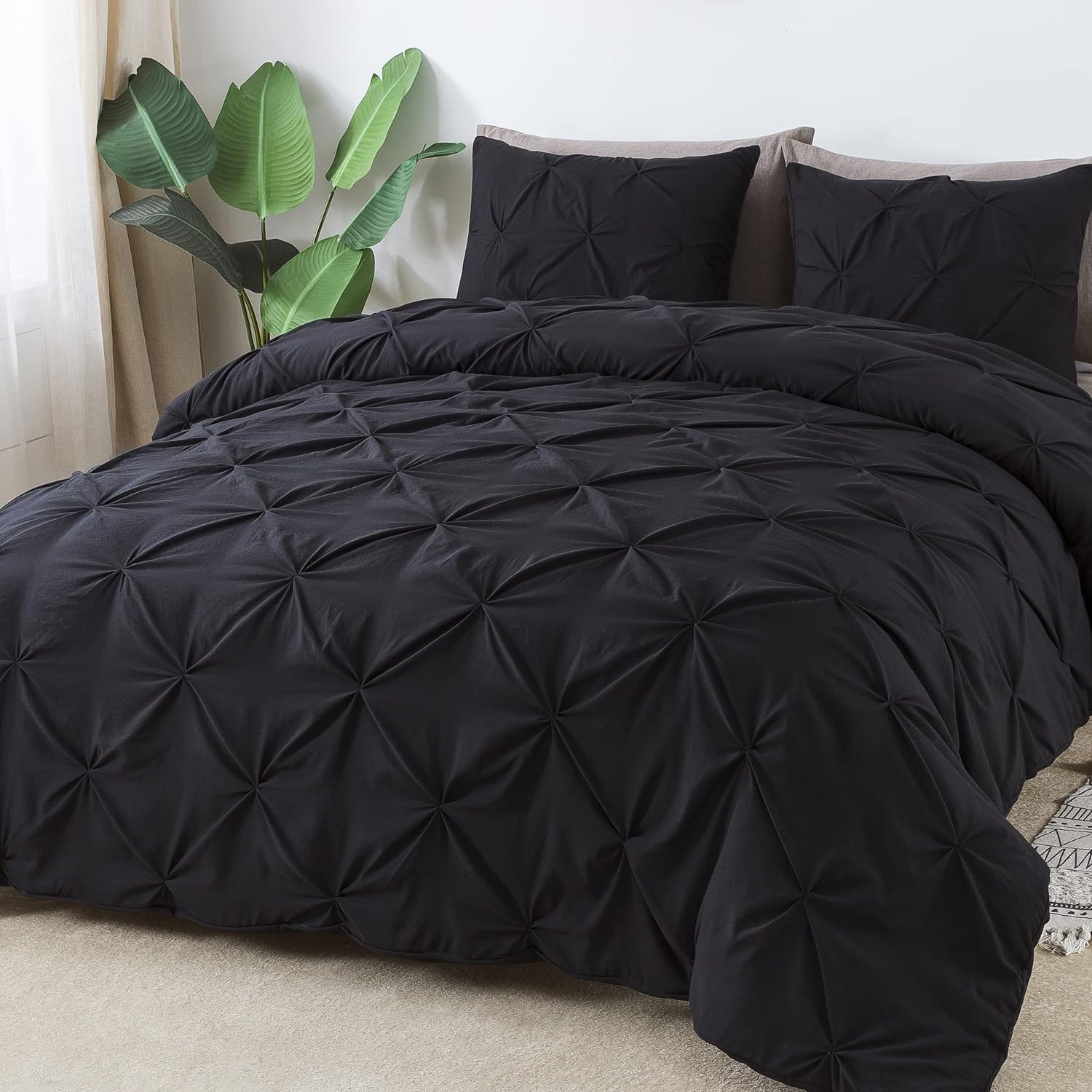 Litanika Black Pinch Pleat Duvet Cover Full(79x90Inch), 3 Pieces(1 Duvet Cover, 2 Pillowcases) Luxurious Pintuck Bedding Set, Soft Microfiber Duvet Cover with Zipper Closure & Corner Ties