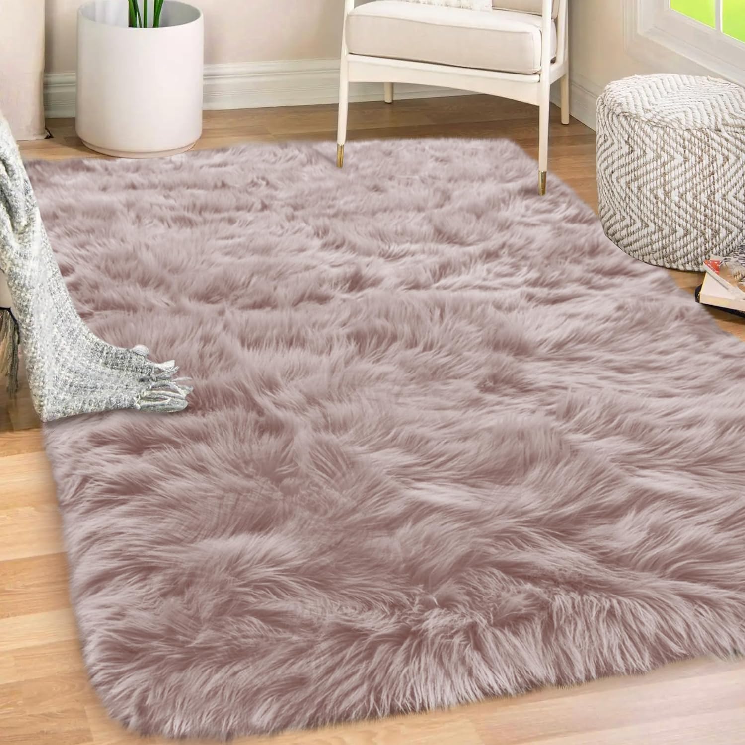 Gorilla Grip Fluffy Faux Fur Rug, 5x7, Machine Washable Soft Furry Area Rugs, Rubber Backing, Plush Floor Carpets for Baby Nursery, Bedroom, Living Room Shag Carpet, Luxury Home Decor, Dusty Rose