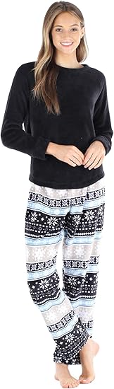 PajamaMania Women' Fleece Long Sleeve Pajama PJ Set