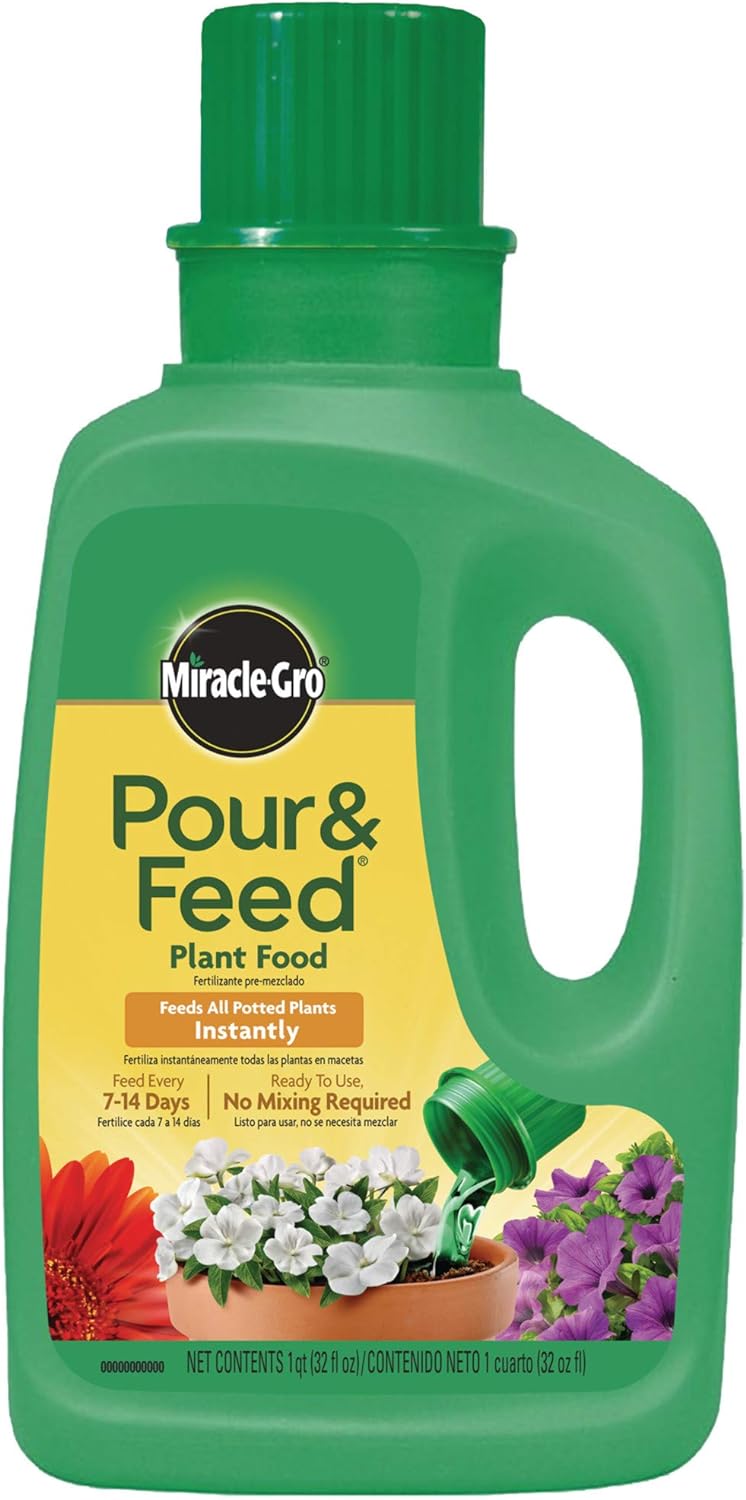 Miracle-Gro Pour & Feed Plant Food, Fertilizer Instantly Feeds Live Plants, For Outdoor & Indoor Plants in Containers, 32 oz.