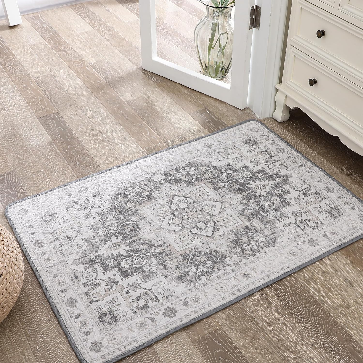 GENIMO Area Rug 2x3 Machine Washable Non Slip Indoor Doormat Low Pile Lightweight Rugs, Small Vintage Chenille Entryway Mat for Entrance, Hallway, Gary