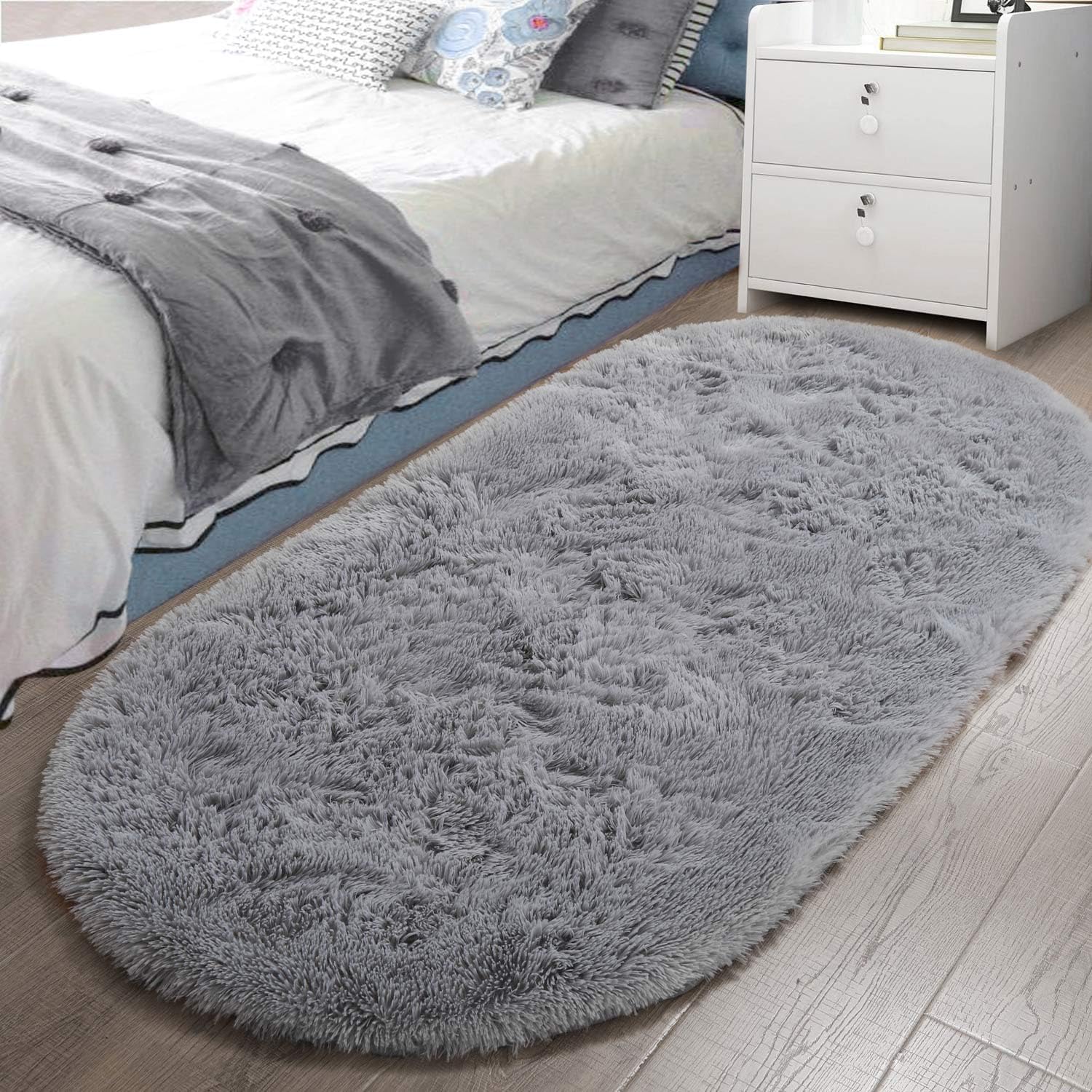 LOCHAS Fluffy Grey Bedroom Rug 2.6' x 5.3', Shaggy Area Rug for Bedroom Bedside, Soft Oval Throw Rugs Carpet for Living Room Kids Girls Home Decor