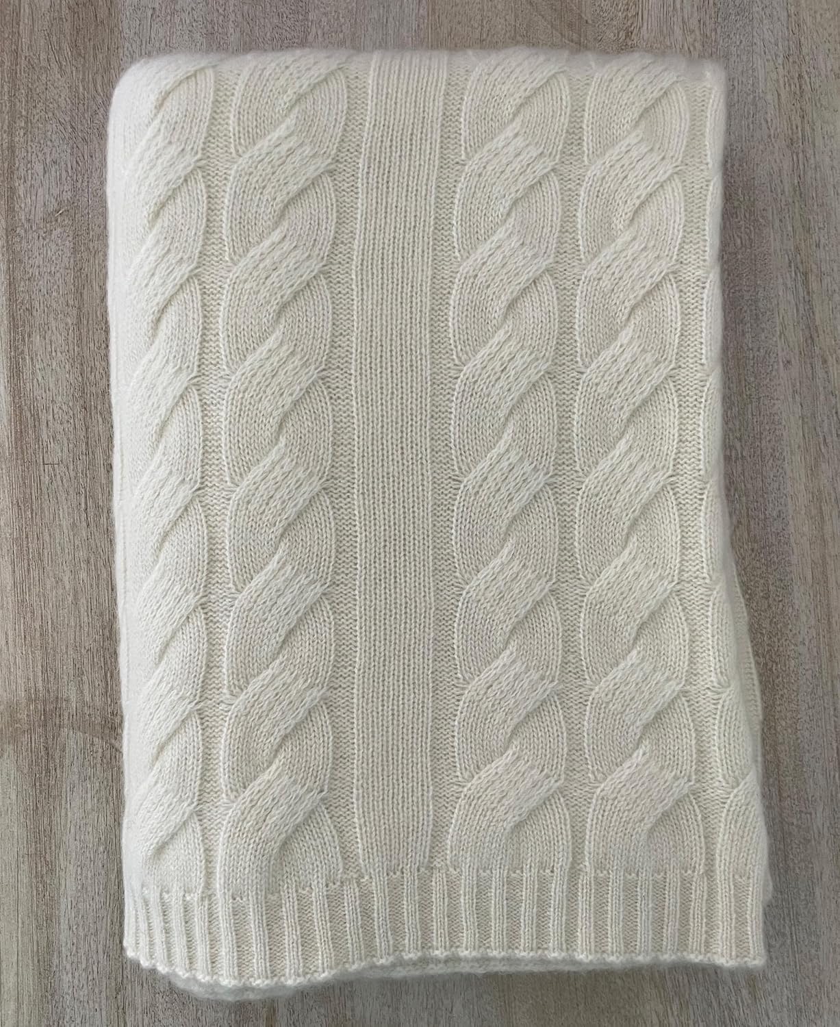 Luxurious 100% Cashmere Cable Knit Throw Blanket  Ultra-Soft, Warm, and Elegant  Available in Neutral Tones (Cream)